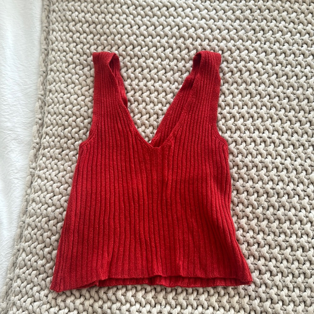 UO red Tank